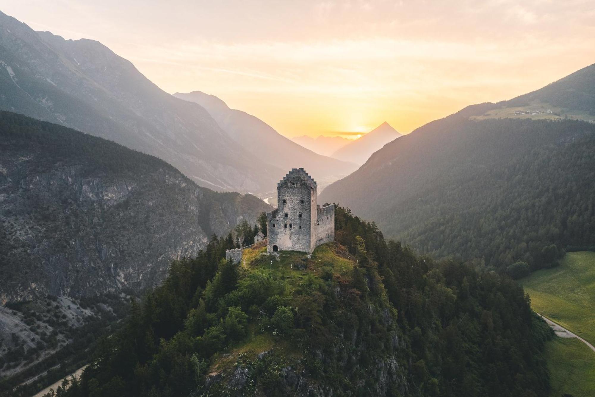Lechtaler Alpenblick Landeck - Privatzimmer & Ferienwohnung Exterior foto