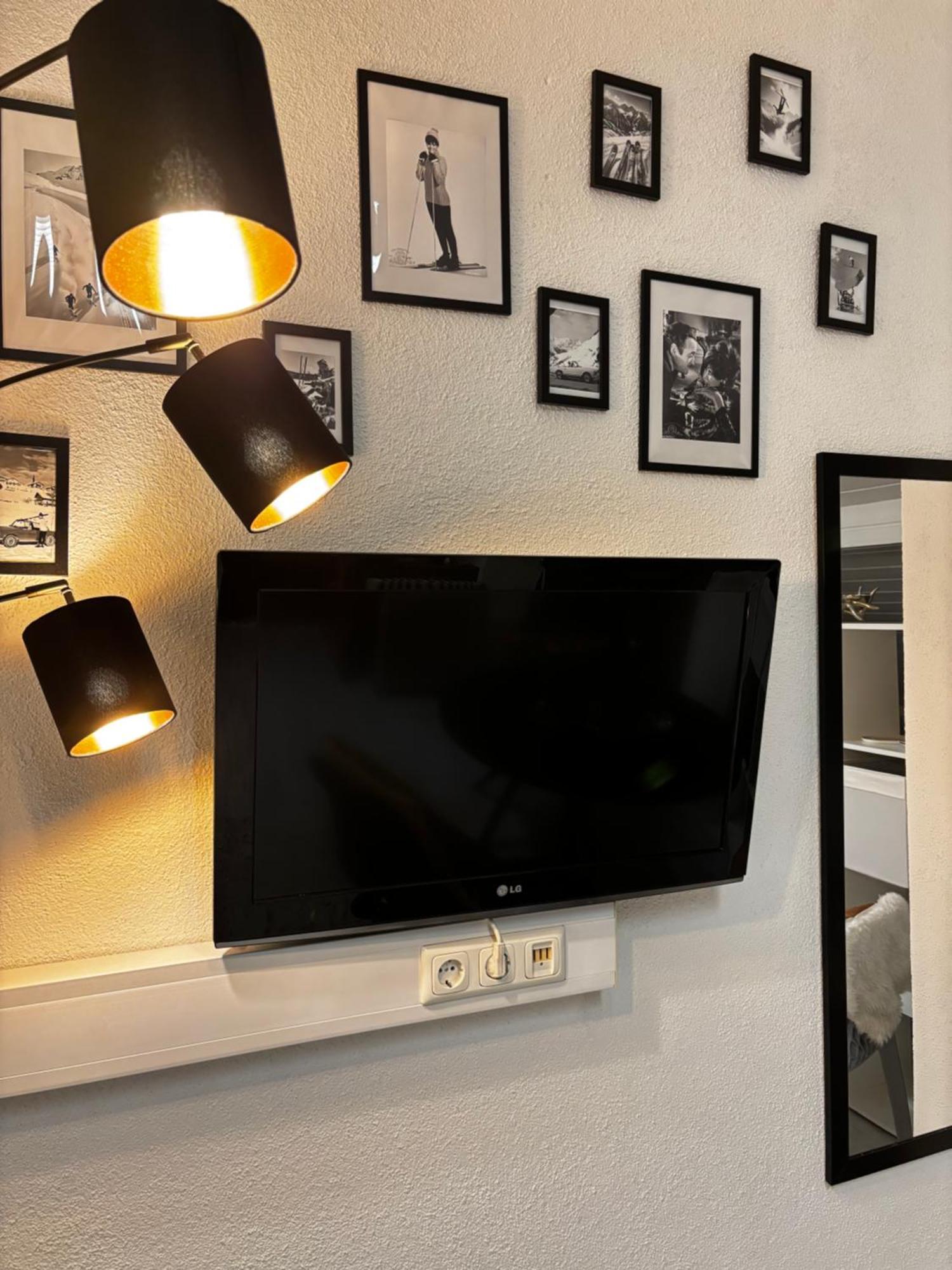 Lechtaler Alpenblick Landeck - Privatzimmer & Ferienwohnung Exterior foto