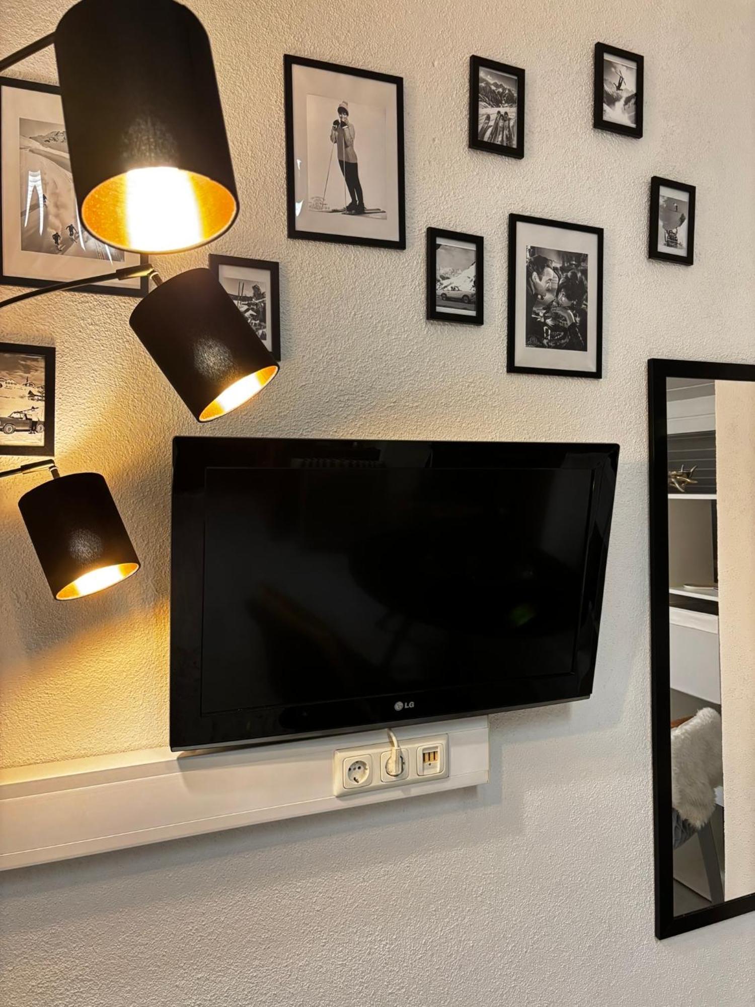 Lechtaler Alpenblick Landeck - Privatzimmer & Ferienwohnung Exterior foto