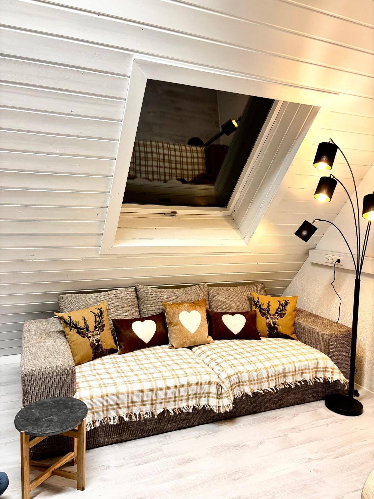 Lechtaler Alpenblick Landeck - Privatzimmer & Ferienwohnung Exterior foto
